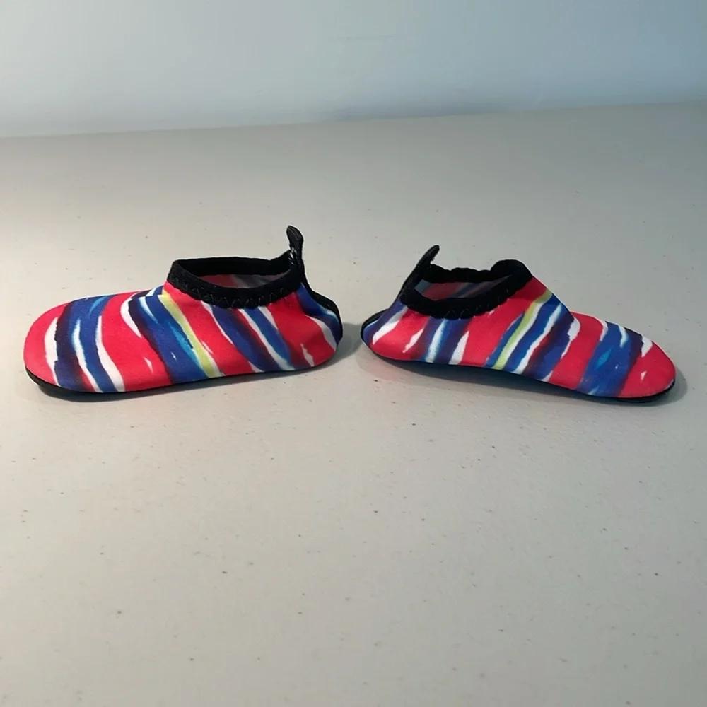 NWT Water Shoes Multicolored 6-12 months